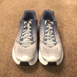 Hoka Clifton 6